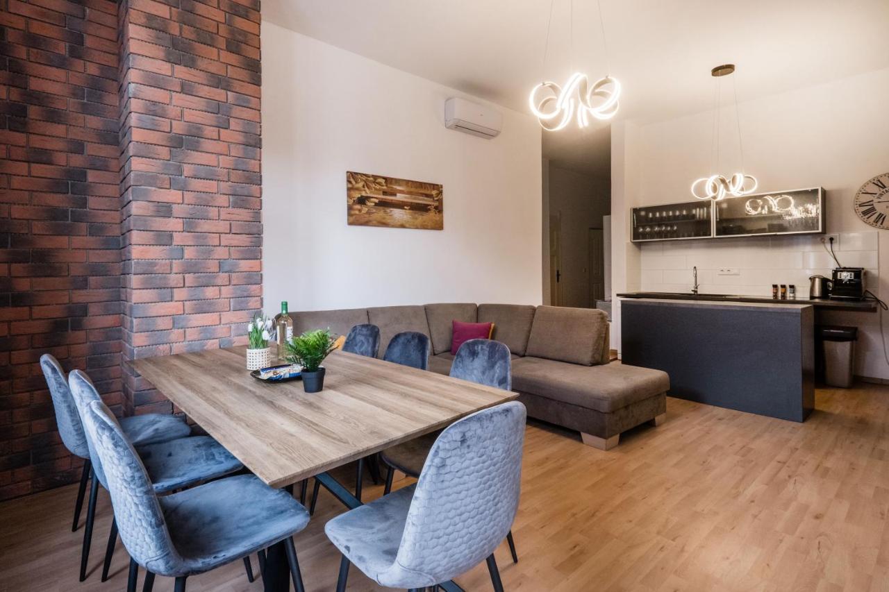 Apartmán Jacuzzi And Privacy With 2 Balconies And Free Garage Budapešť Exteriér fotografie