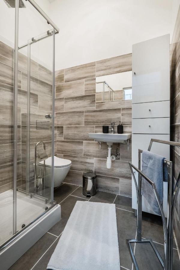 Apartmán Jacuzzi And Privacy With 2 Balconies And Free Garage Budapešť Exteriér fotografie
